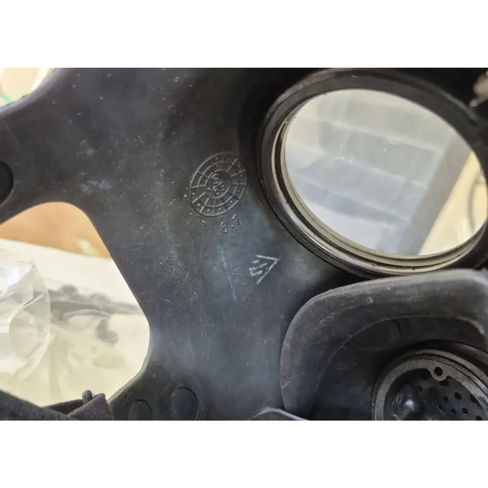 Israeli Shalom Model 4A1 Gas Mask With Filter